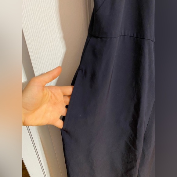 Everlane Japanese GoWeave Slip Sleeveless Pockets V Neck Navy Jumpsuit Size 4 - Picture 6 of 12